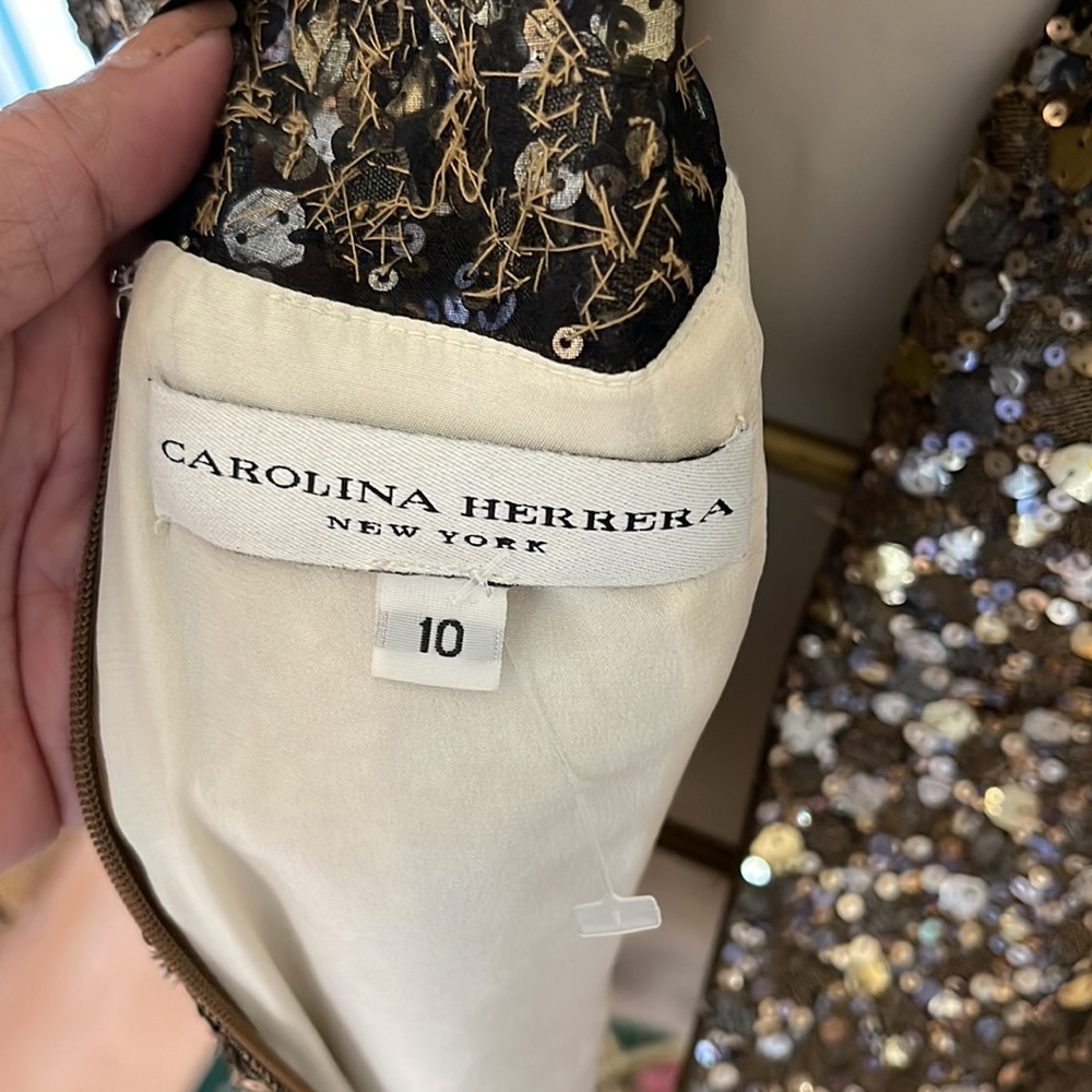 Carolina Herrera Gold and Ivory Sequin Midi Dress with Short Sleeves - Picture 3 of 7